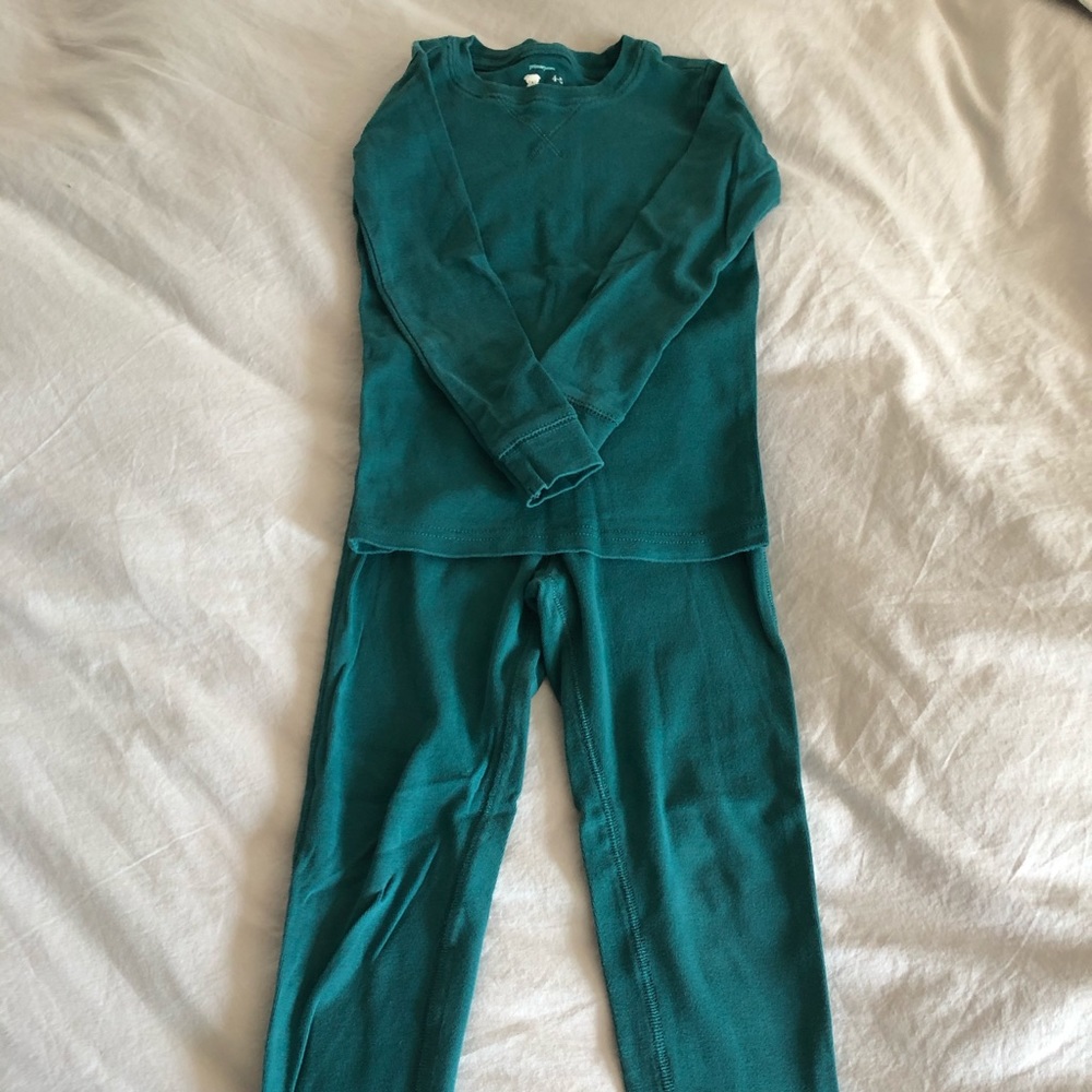 Primary brand toddler l/s pajama set. Size 4/5